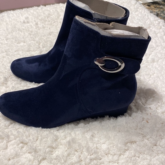 MPO womens NEW suede solid dark blue zipper size 8.5 - Picture 2 of 7